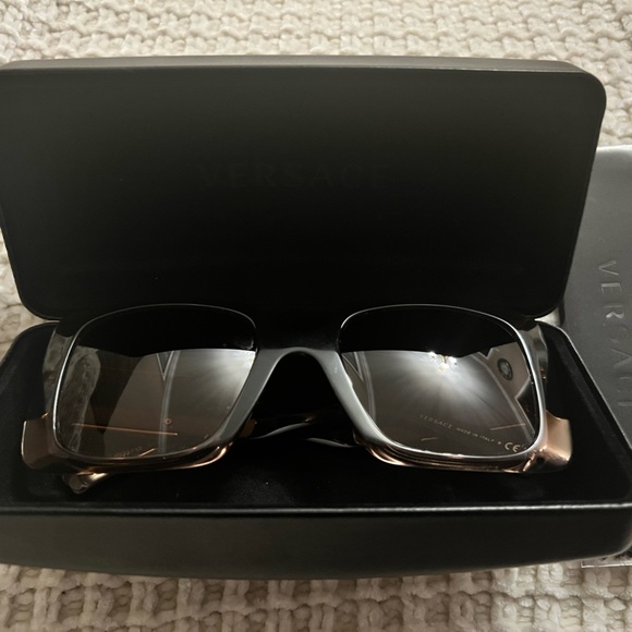 Women’s Versace Sunglasses OVE4405 - Picture 4 of 5